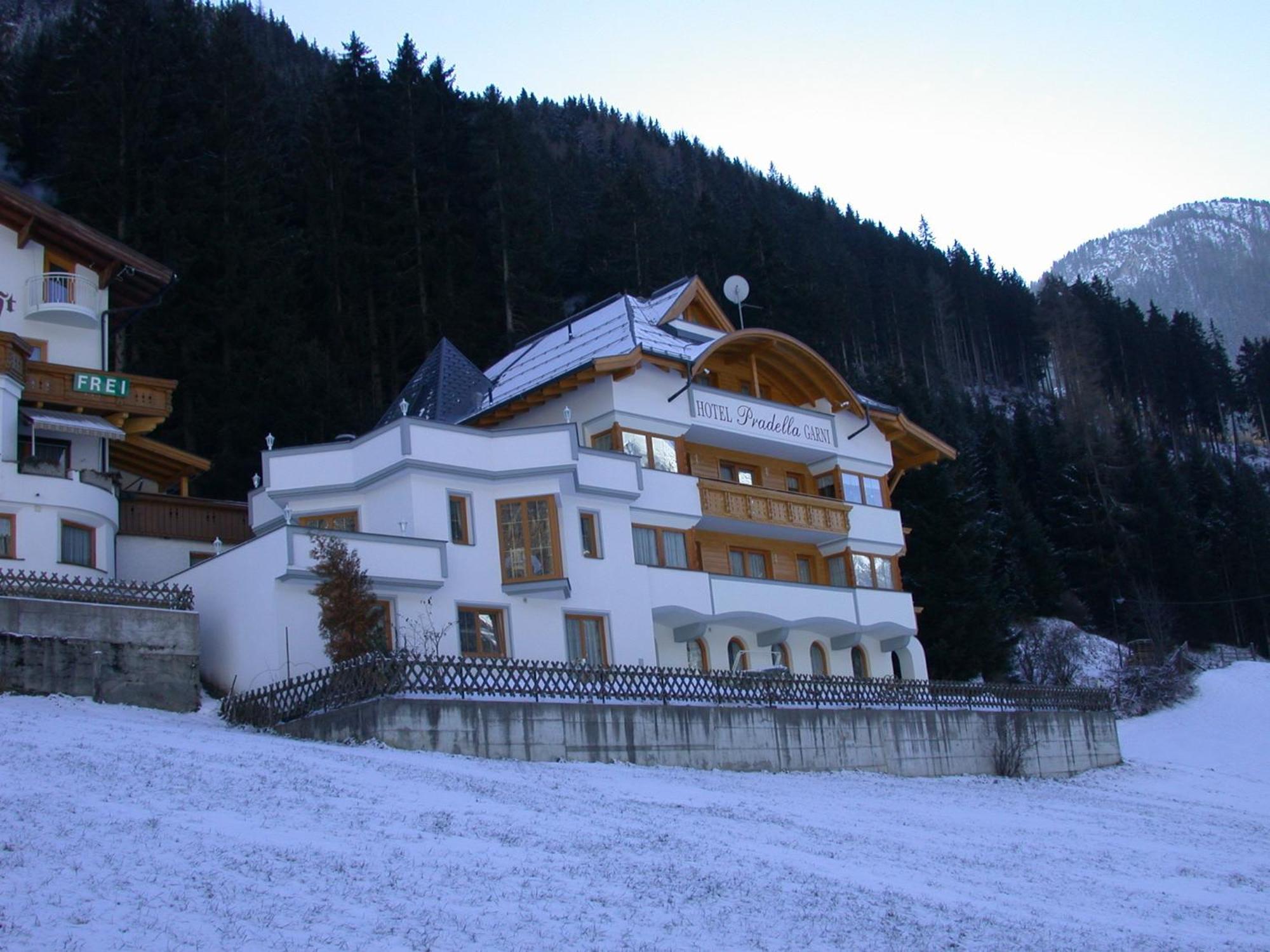 Hotel Garni Pradella Ischgl Buitenkant foto